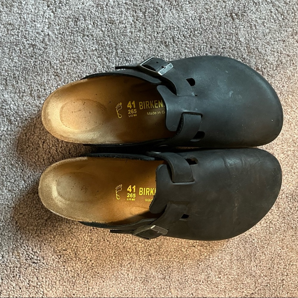 Boston clogs
